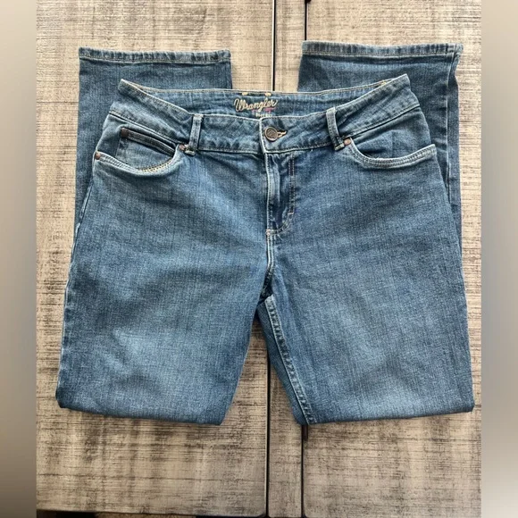 WRANGLER RETRO WOMEN'S MEDIUM WASH MID RISE MAE MEGAN BOOTCUT JEANS - Picture 2 of 4